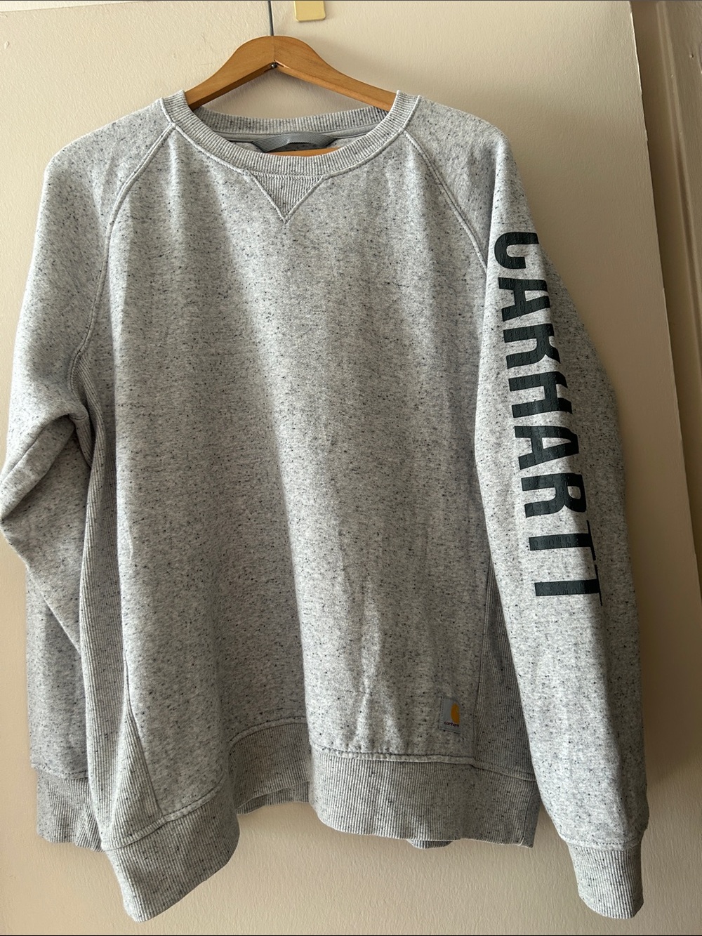 NWOT Carhartt Women’s Heather Gray Crewneck Sweatshirt with Sleeve Detail